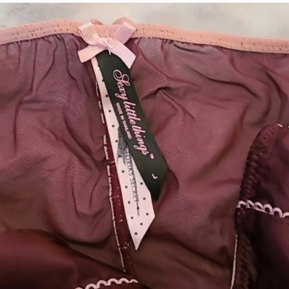 Victoria's Secret Sexy Little Things Burgandy Garter - Picture 8 of 9